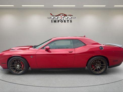 Used 2015 Dodge Challenger SRT Hellcat RWD image 2