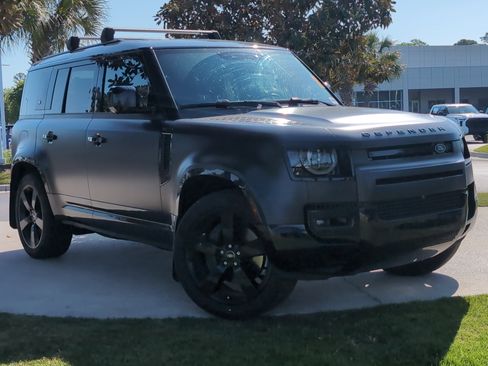 Used 2024 Land Rover Defender 110 X-Dynamic SE image 2