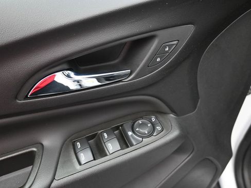 Used 2021 Chevrolet Equinox LT image 11