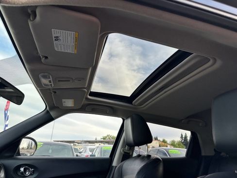 Used 2012 Nissan Juke SL w/ Chrome Pkg image 12