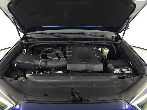 Used 2018 Toyota 4Runner SR5 Premium image 6