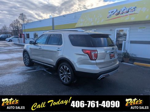 Used 2017 Ford Explorer Platinum image 2