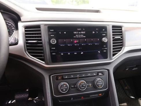 Used 2019 Volkswagen Atlas SE w/ Towing Package FWD image 16