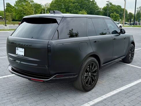 Used 2025 Land Rover Range Rover SE AWD/4WD image 5
