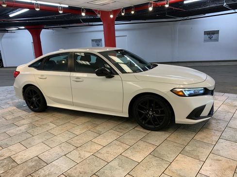 Used 2022 Honda Civic Sport image 4