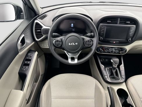 Used 2023 Kia Soul LX FWD image 10