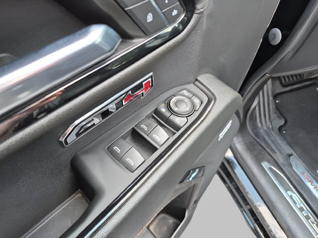 Used 2023 GMC Sierra 1500 AT4 w/ AT4 Preferred Package AWD/4WD image 17