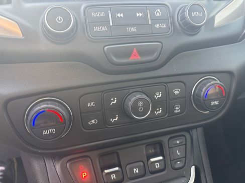 Used 2018 GMC Terrain Denali image 25