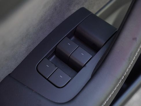 Used 2023 Tesla Model 3 Performance image 8