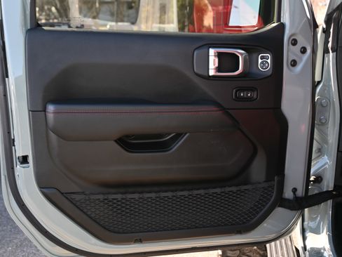 Used 2024 Jeep Wrangler Rubicon 392 image 28