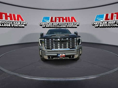 Used 2024 GMC Sierra 2500 Denali w/ Denali Reserve Package AWD/4WD image 3