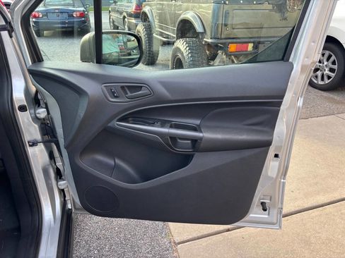 Used 2015 Ford Transit Connect XL image 10