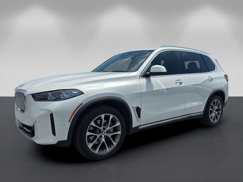 Certified 2024 BMW X5 xDrive40i w/ Premium Package AWD/4WD image 7