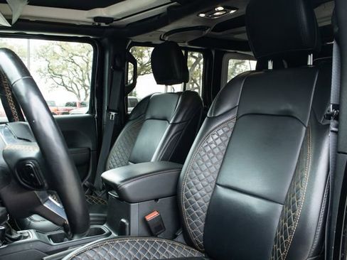 Used 2022 Jeep Wrangler Unlimited Sahara AWD/4WD image 7