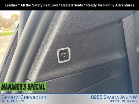 Used 2025 Chrysler Pacifica Select FWD image 30
