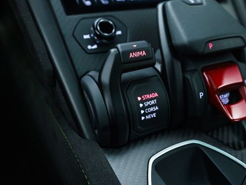 Used 2024 Lamborghini Urus S AWD/4WD image 43