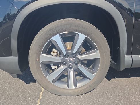 Certified 2024 Honda Pilot Touring image 27