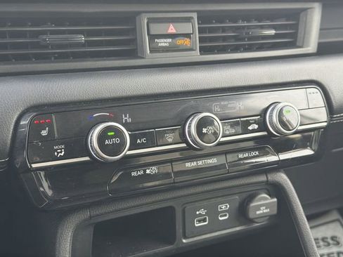 Used 2023 Honda Pilot Touring image 24