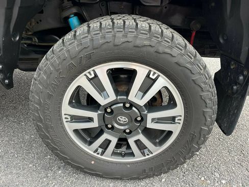 Used 2019 Toyota Tundra SR5 AWD/4WD image 13