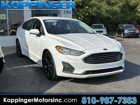 Used 2019 Ford Fusion SE image 1