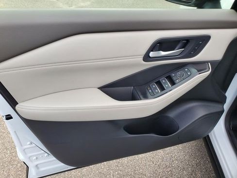 Certified 2024 Nissan Rogue SL w/ SL Premium Package image 16