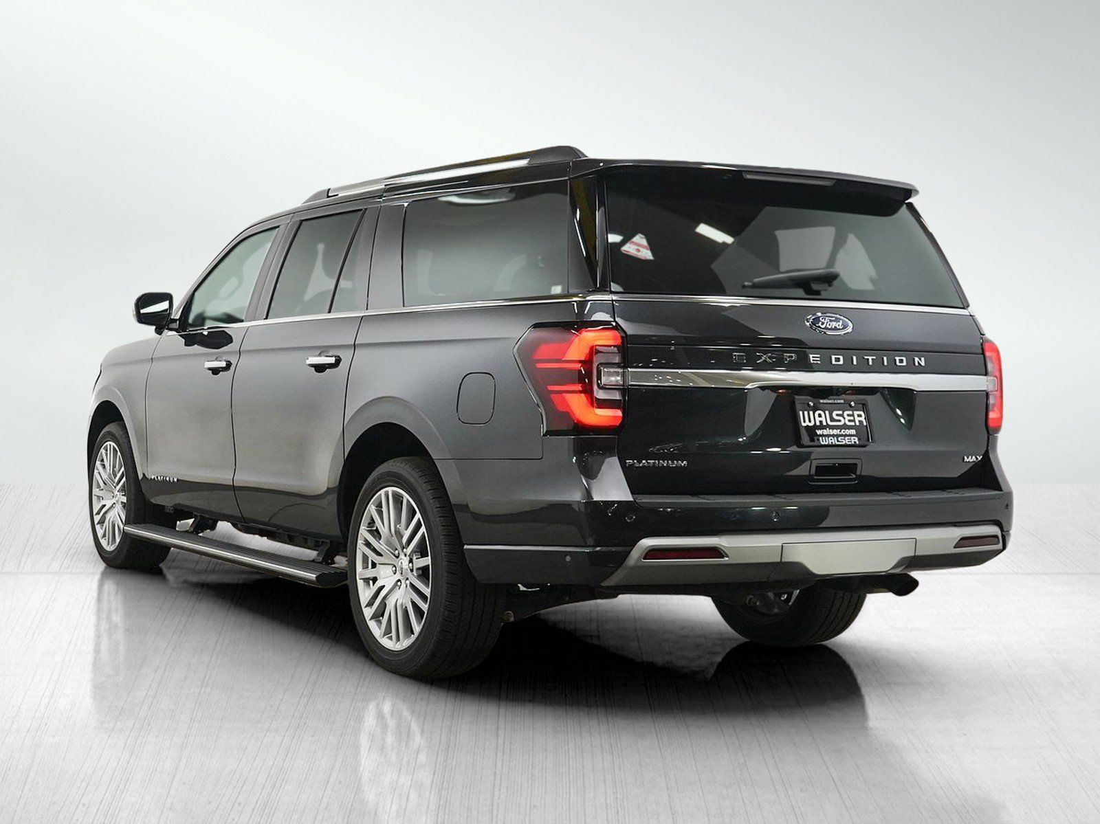Used 2024 Ford Expedition Max Platinum AWD/4WD image 3