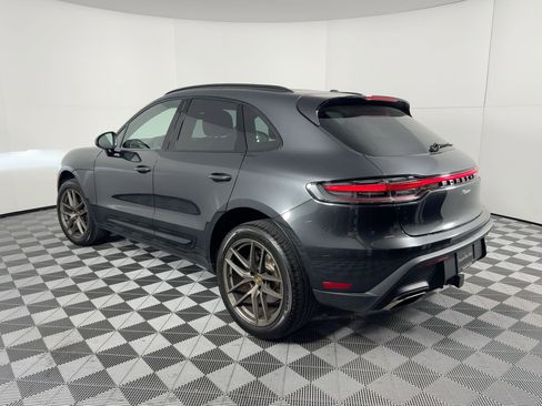 Certified 2025 Porsche Macan image 3