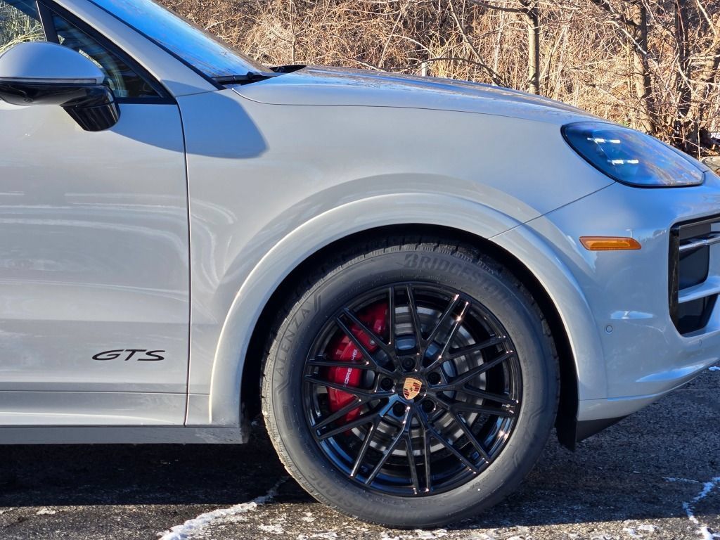 New 2026 Porsche Cayenne GTS AWD/4WD image 13