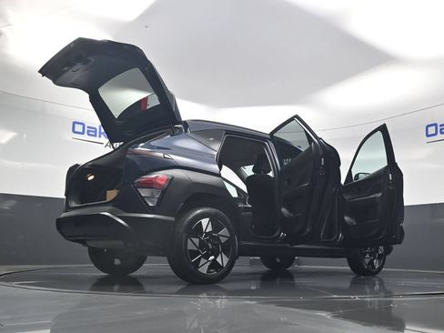 Used 2024 Hyundai Kona SEL AWD/4WD image 60