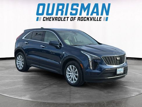 Used 2019 Cadillac XT4 Luxury w/ Cold Weather Package FWD image 1