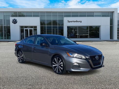Used 2022 Nissan Altima 2.5 SR image 1