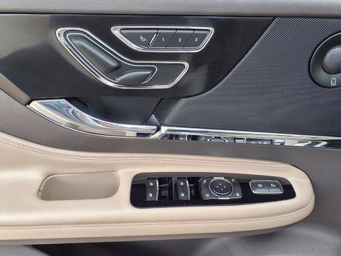 Certified 2022 Lincoln Corsair Reserve w/ Equipment Group 201A image 16