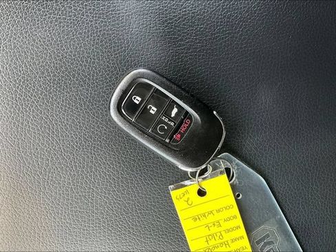 Used 2025 Honda Pilot EX-L image 38