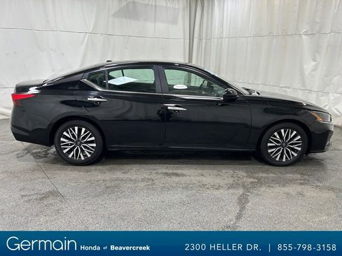 Used 2023 Nissan Altima 2.5 SV image 10