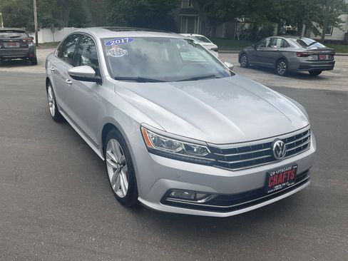 Used 2017 Volkswagen Passat 1.8T SE FWD image 7