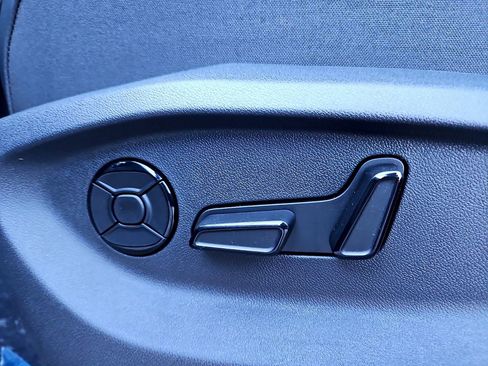 New 2026 Volkswagen Tiguan SE R-Line image 19