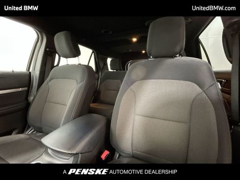 Used 2018 Ford Explorer XLT image 13