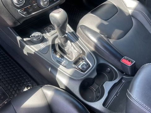 Used 2023 Jeep Cherokee Altitude Lux AWD/4WD image 26