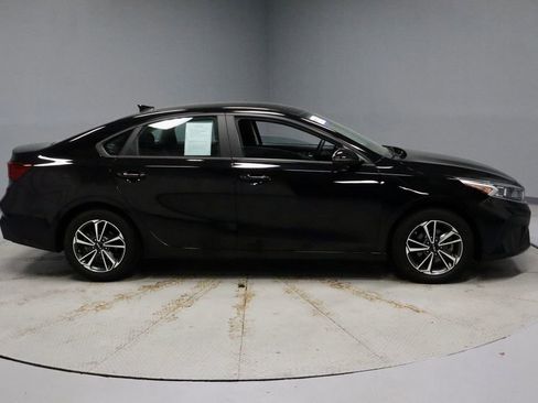 Used 2023 Kia Forte LXS w/ LXS Technology Package FWD image 5