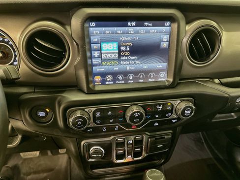 Used 2023 Jeep Gladiator Sport AWD/4WD image 26