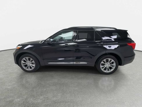 Used 2022 Ford Explorer XLT w/ Equipment Group 202A AWD/4WD image 5