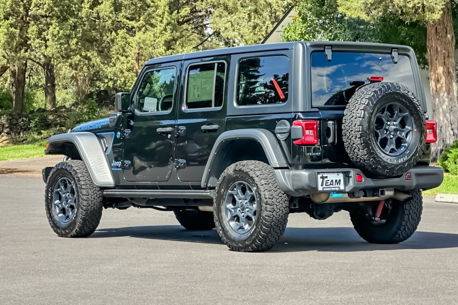 Used 2023 Jeep Wrangler Unlimited Rubicon 4xe AWD/4WD image 6