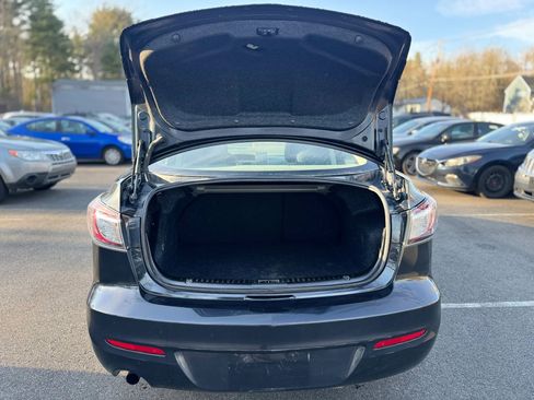 Used 2013 MAZDA MAZDA3 i SV w/ Convenience Pkg image 11