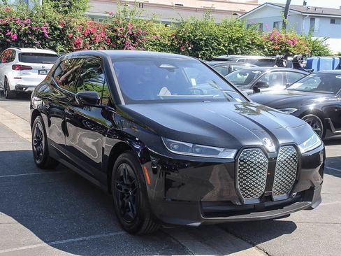 Used 2024 BMW iX xDrive50 w/ Convenience Package AWD/4WD image 5