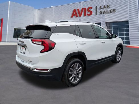 Used 2024 GMC Terrain SLT image 6