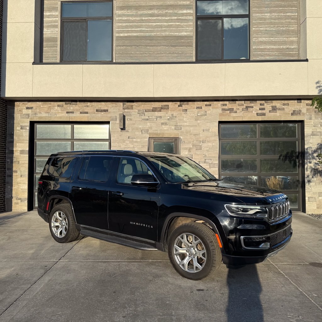 Used 2022 Jeep Wagoneer Series II AWD/4WD image 1