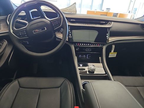 New 2026 Jeep Grand Cherokee Limited image 14