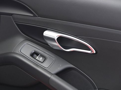 Used 2025 Porsche 718 Cayman image 18