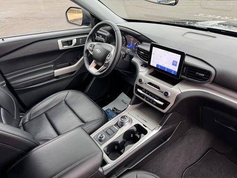 Used 2023 Ford Explorer XLT w/ Equipment Group 202A image 13