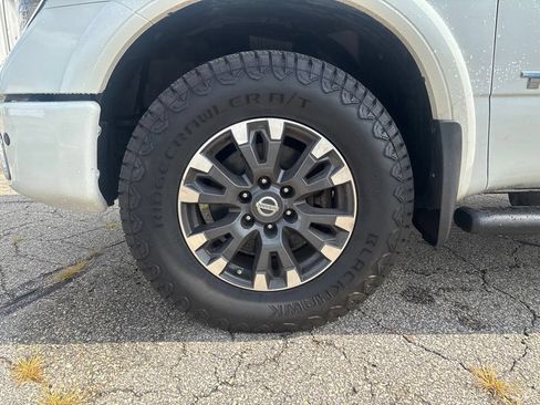 Used 2018 Nissan Titan PRO-4X AWD/4WD image 24